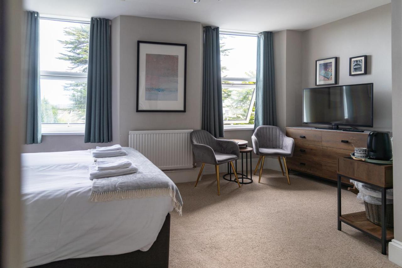 Sleepy Puffin Guest House เท็นบี ภายนอก รูปภาพ