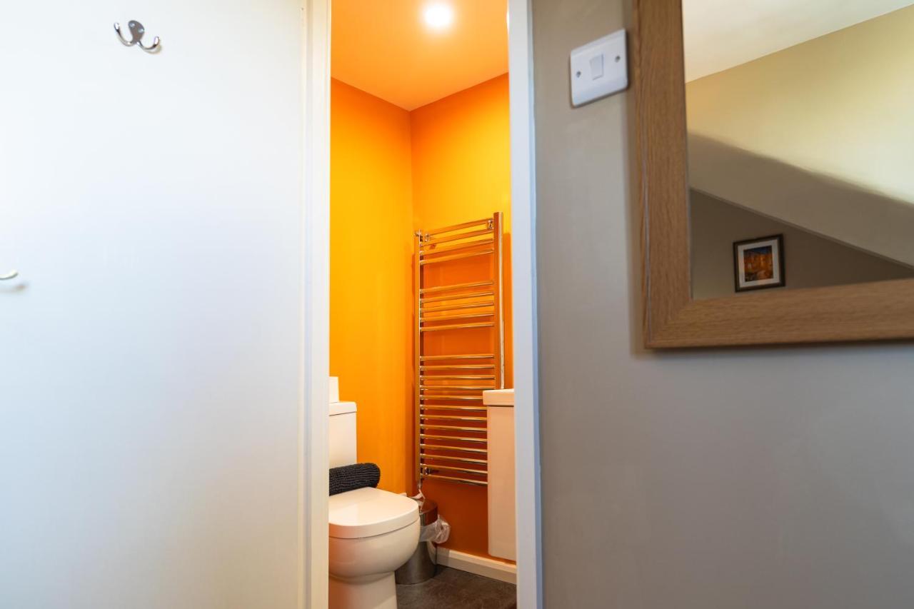 Sleepy Puffin Guest House เท็นบี ภายนอก รูปภาพ