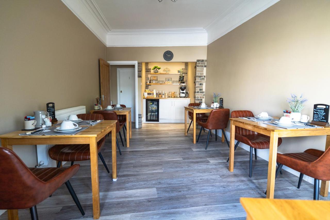 Sleepy Puffin Guest House เท็นบี ภายนอก รูปภาพ